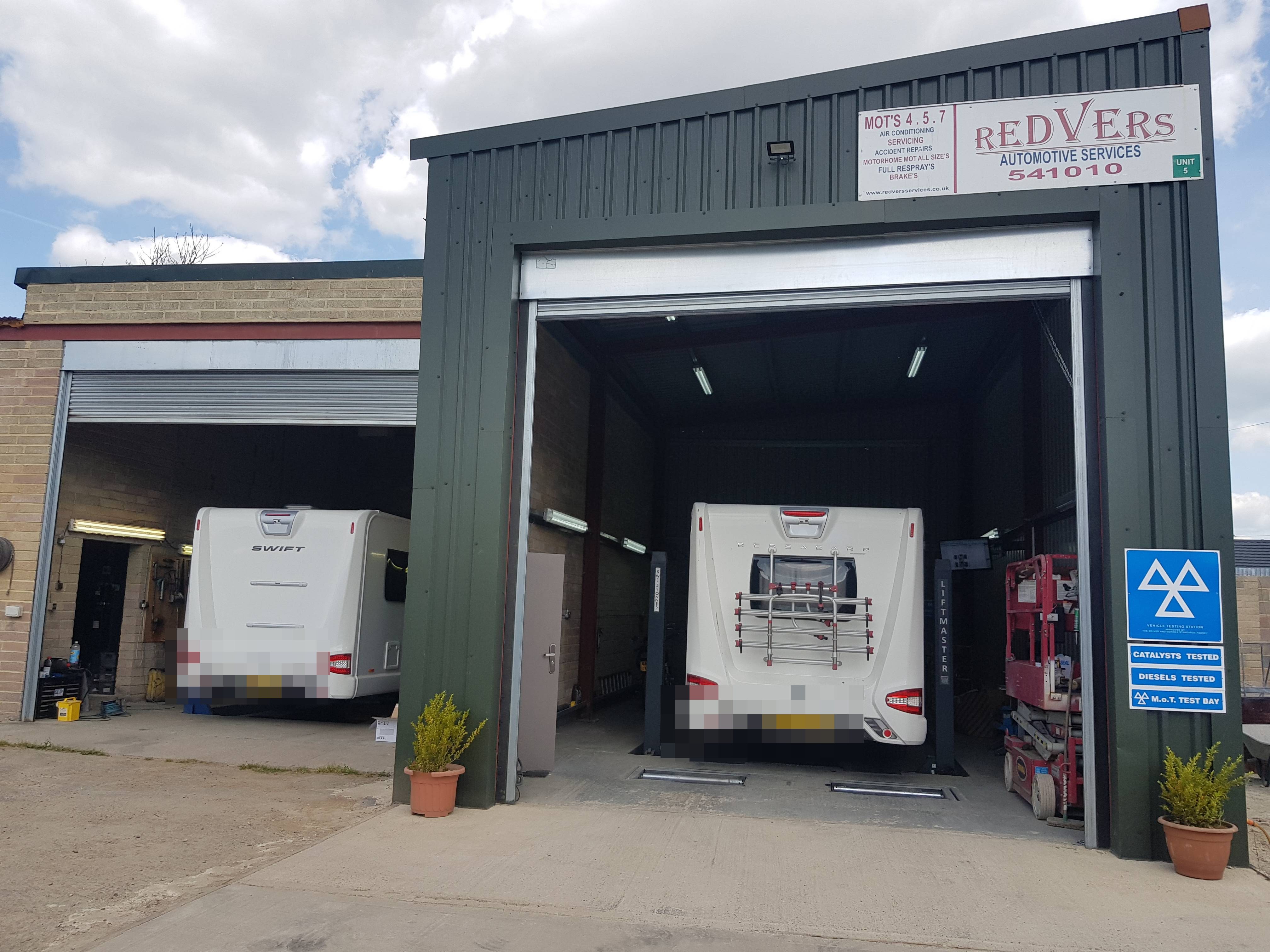 Motorhomes in for MOT — catalysts & diesels tested